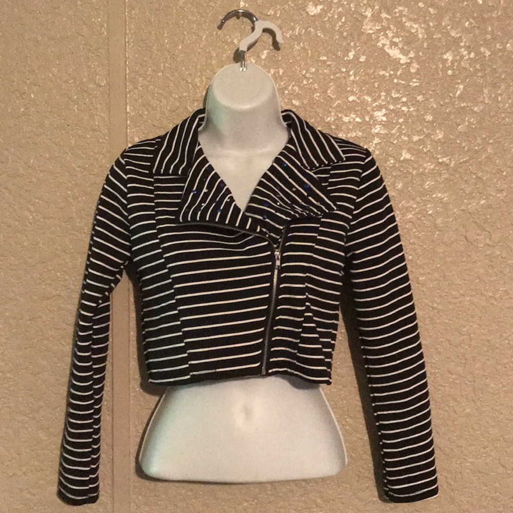 Striped Blazer!🤩